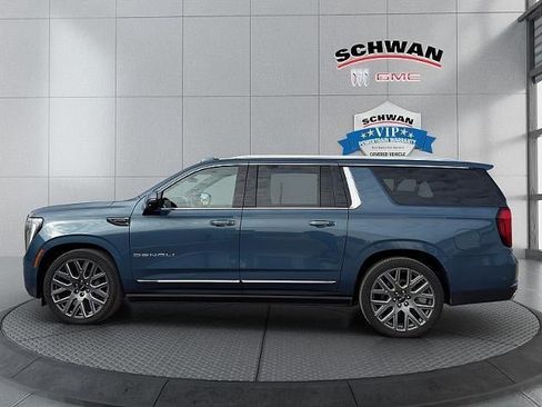 Used 2025 GMC Yukon XL Denali Ultimate w/ LPO, Floor Liner Package AWD/4WD image 7
