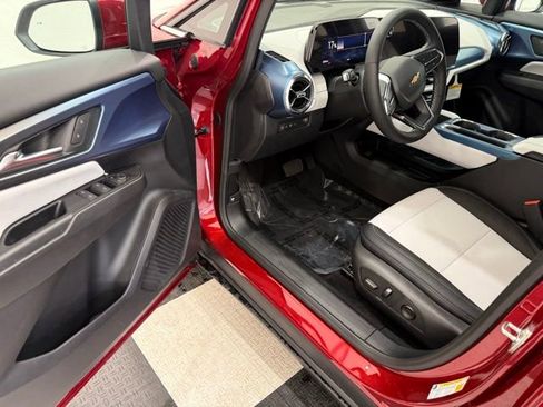 New 2026 Chevrolet Equinox EV LT image 30