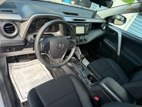 Used 2016 Toyota RAV4 LE AWD/4WD image 9