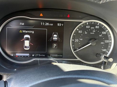 Used 2025 Nissan Versa SV FWD image 39