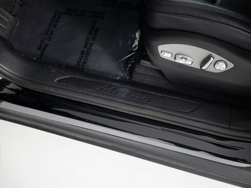 Certified 2025 Porsche Macan image 22