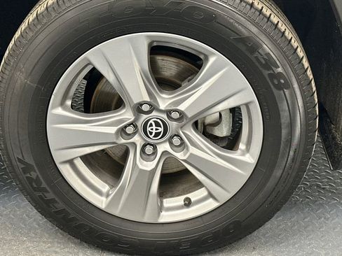 Certified 2022 Toyota RAV4 XLE w/ Convenience Package image 20