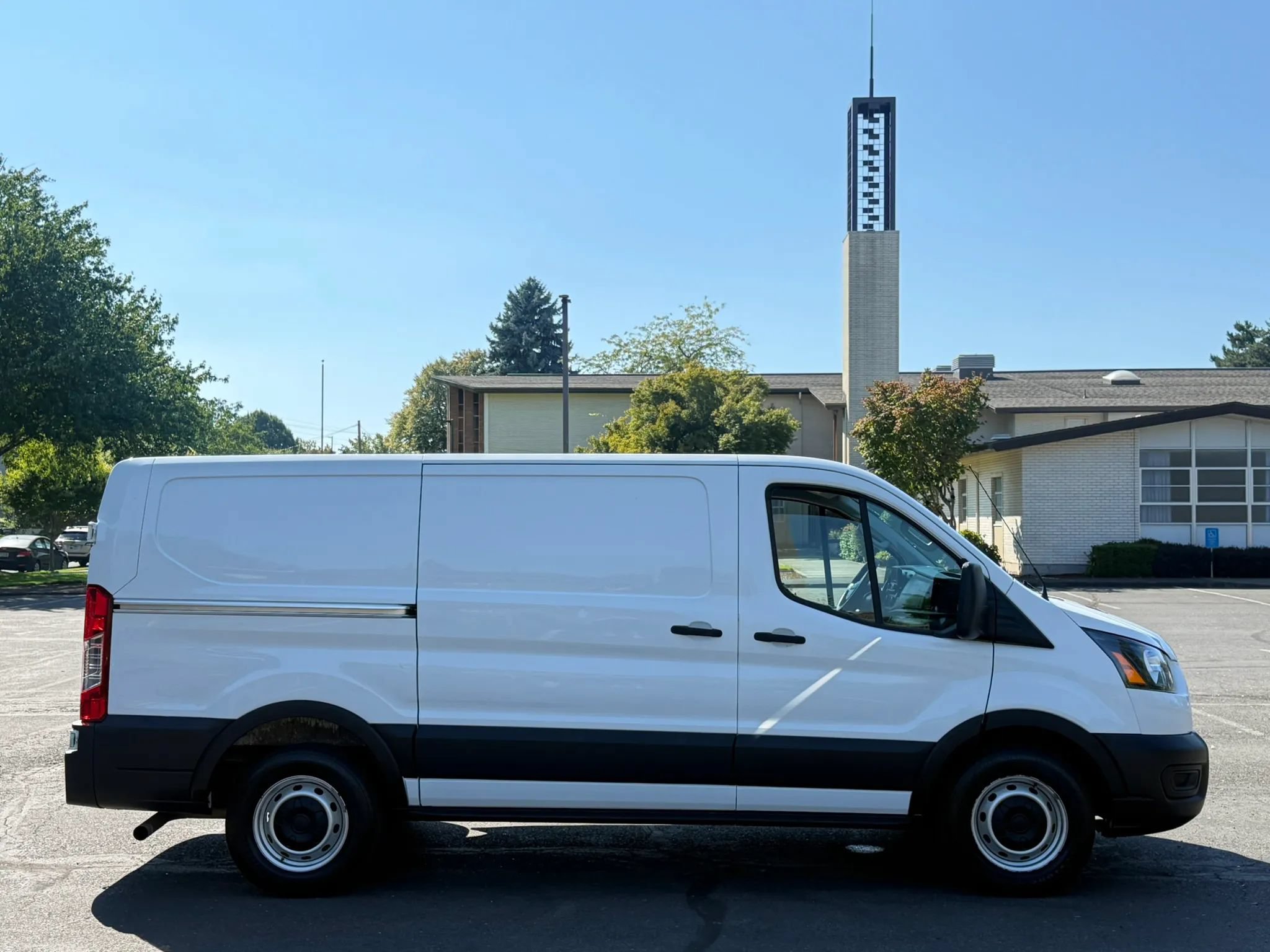 Used 2020 Ford Transit 150 Low Roof RWD image 7