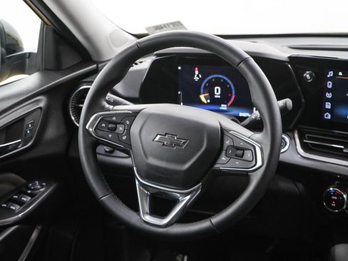 Used 2024 Chevrolet Trax ACTIV w/ Sunroof Package FWD image 14