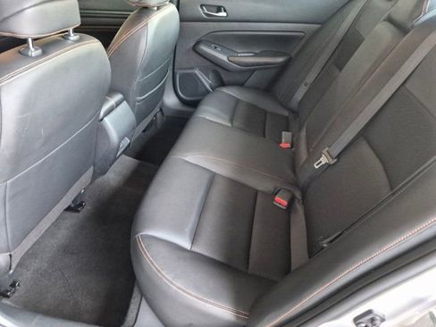 Used 2022 Nissan Altima 2.5 SR FWD image 16
