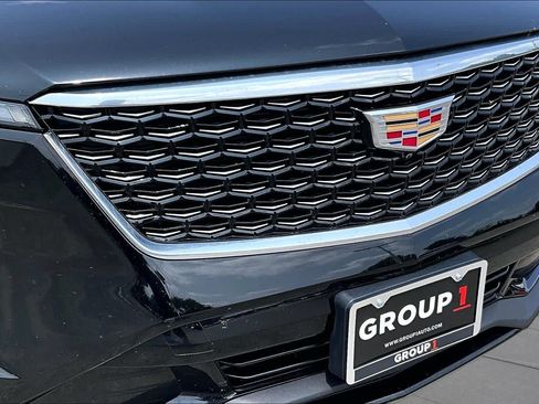 Used 2025 Cadillac XT4 Premium Luxury FWD image 28