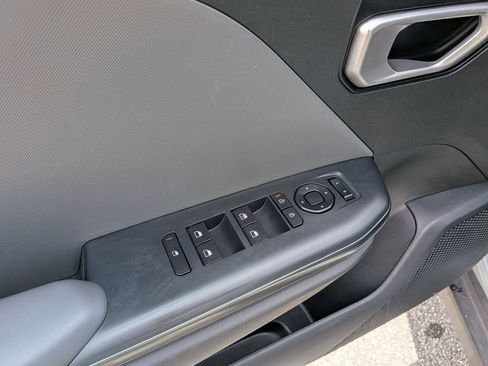Used 2025 Kia K4 FWD image 40