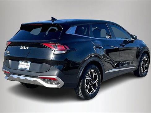 Used 2024 Kia Sportage LX image 5