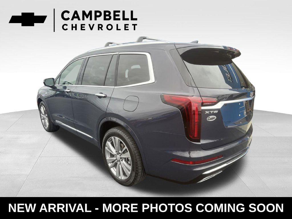 Used 2025 Cadillac XT6 Premium Luxury FWD image 3