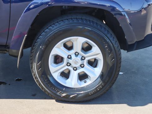 Used 2017 Toyota 4Runner SR5 image 8