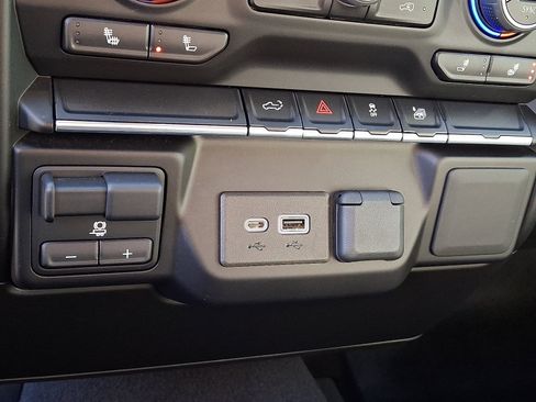 Used 2021 Chevrolet Silverado 1500 RST image 23