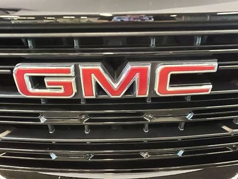 Used 2024 GMC Sierra 1500 Elevation AWD/4WD image 8