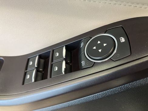 Used 2020 Ford Explorer XLT w/ Equipment Group 202A image 14