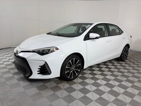 Used 2019 Toyota Corolla SE FWD image 3