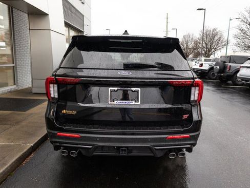 Certified 2025 Ford Explorer ST image 4