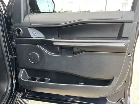 Used 2021 Ford Expedition XLT image 26