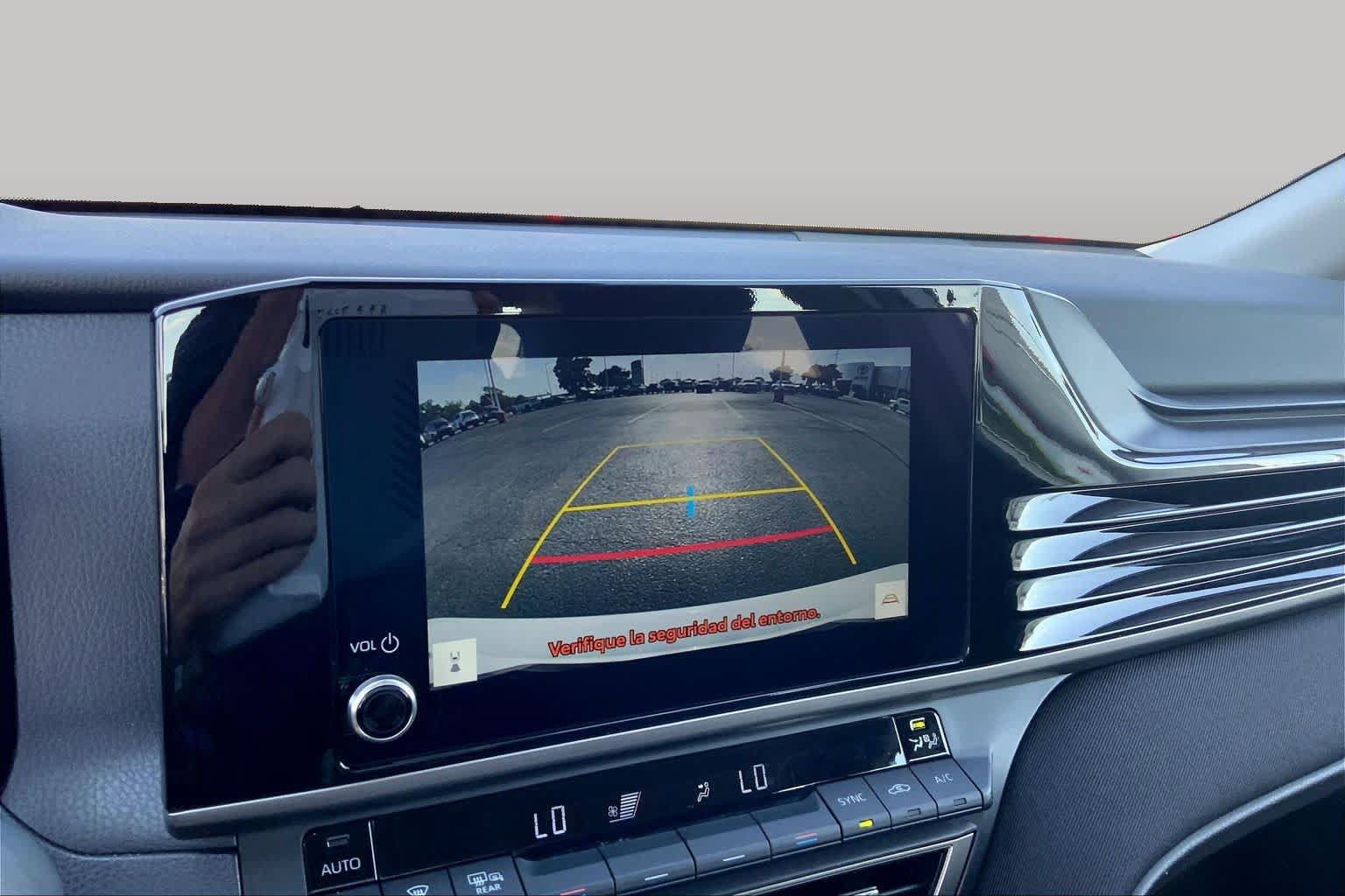 Used 2025 Toyota Camry LE FWD image 27