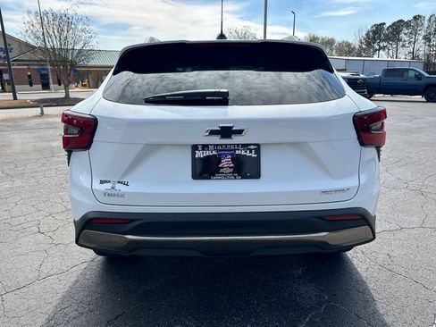 New 2026 Chevrolet Trax ACTIV w/ Sunroof Package FWD image 8