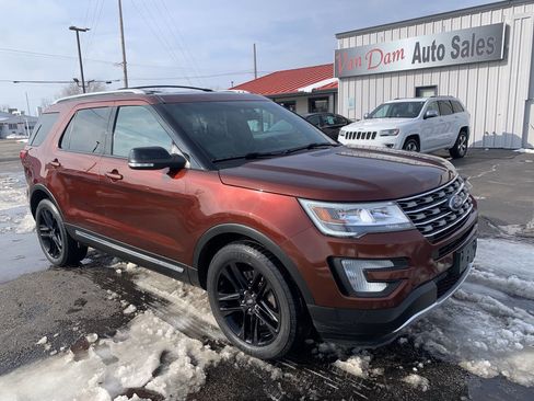 Used 2016 Ford Explorer XLT w/ Equipment Group 202A image 2