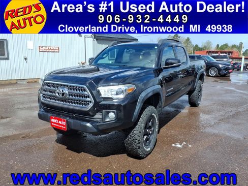 Used 2017 Toyota Tacoma TRD Off-Road AWD/4WD image 1