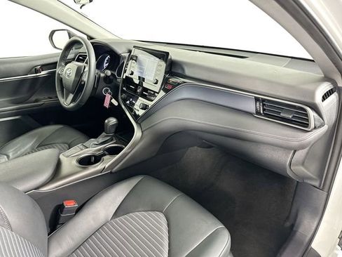 Used 2024 Toyota Camry SE image 27