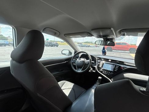 Used 2019 Toyota Camry LE FWD image 26