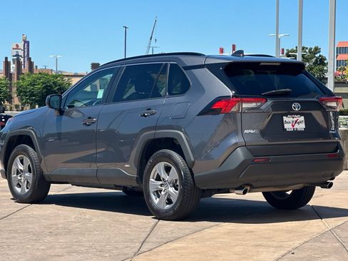 Certified 2022 Toyota RAV4 LE AWD/4WD image 7
