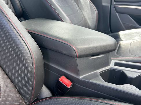 Certified 2022 Volkswagen Jetta GLI Autobahn w/ GLI Black Package FWD image 38