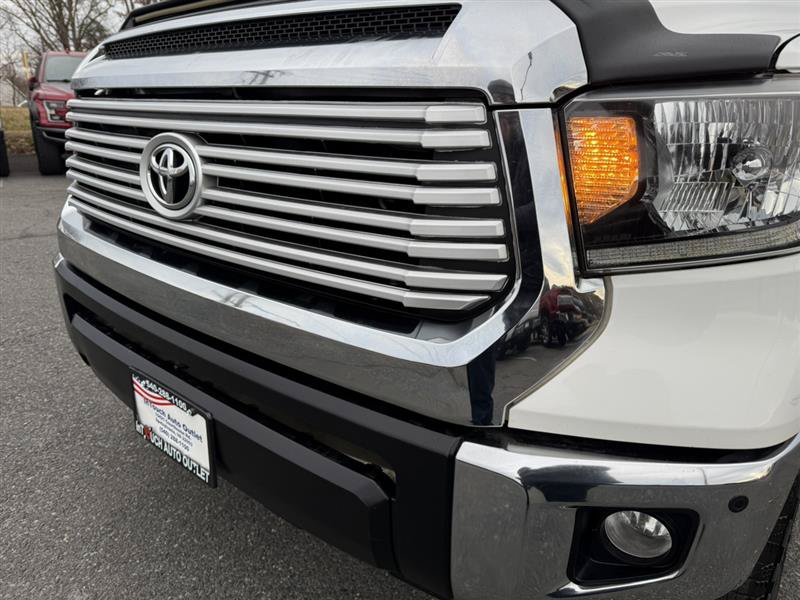Used 2017 Toyota Tundra Limited w/ Limited Premium Package AWD/4WD image 10