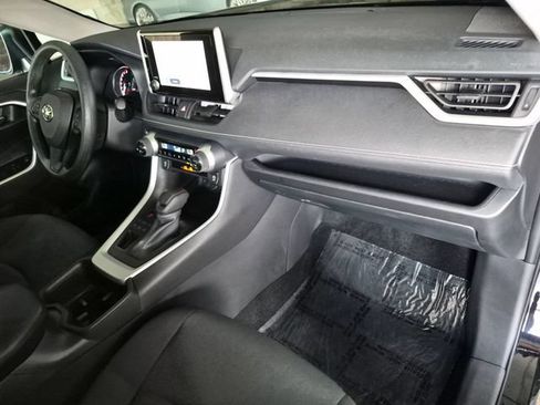 Used 2025 Toyota RAV4 XLE AWD/4WD image 29