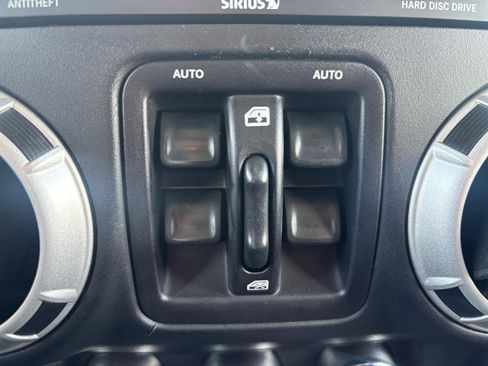 Used 2016 Jeep Wrangler Unlimited Sahara w/ Dual Top Group AWD/4WD image 22