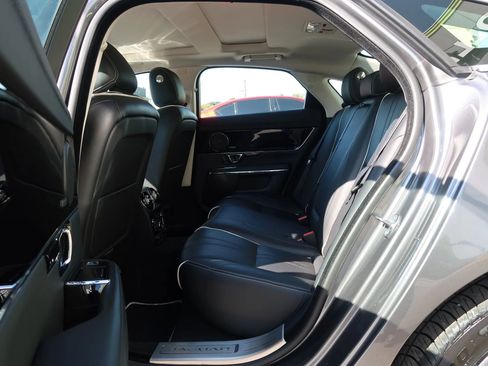 Used 2019 Jaguar XJ R-Sport RWD image 16