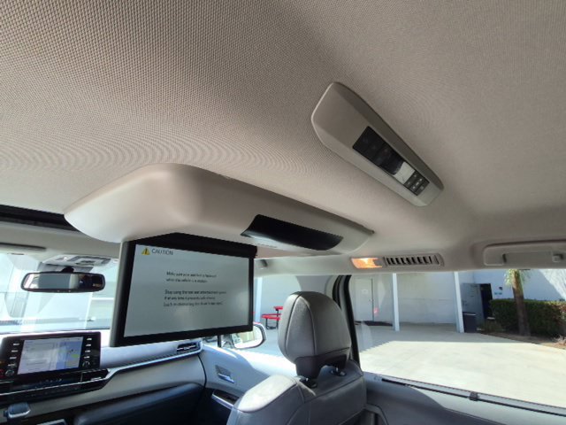 Used 2022 Toyota Sienna XLE w/ XLE Plus Package FWD image 19