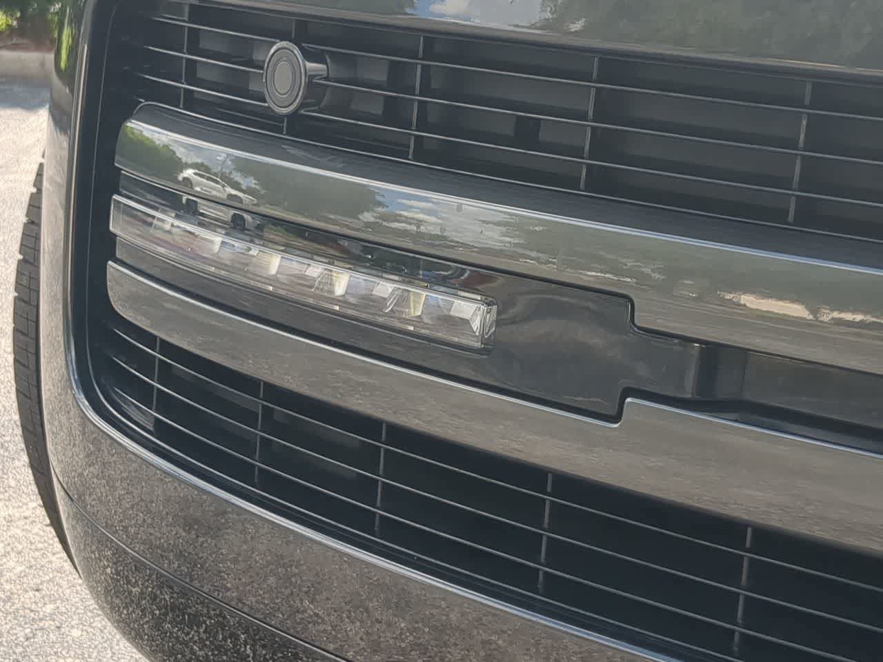 Certified 2025 Land Rover Range Rover SE AWD/4WD image 11