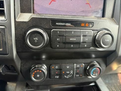 Certified 2019 Ford F250 XLT w/ XLT Premium Package AWD/4WD image 18