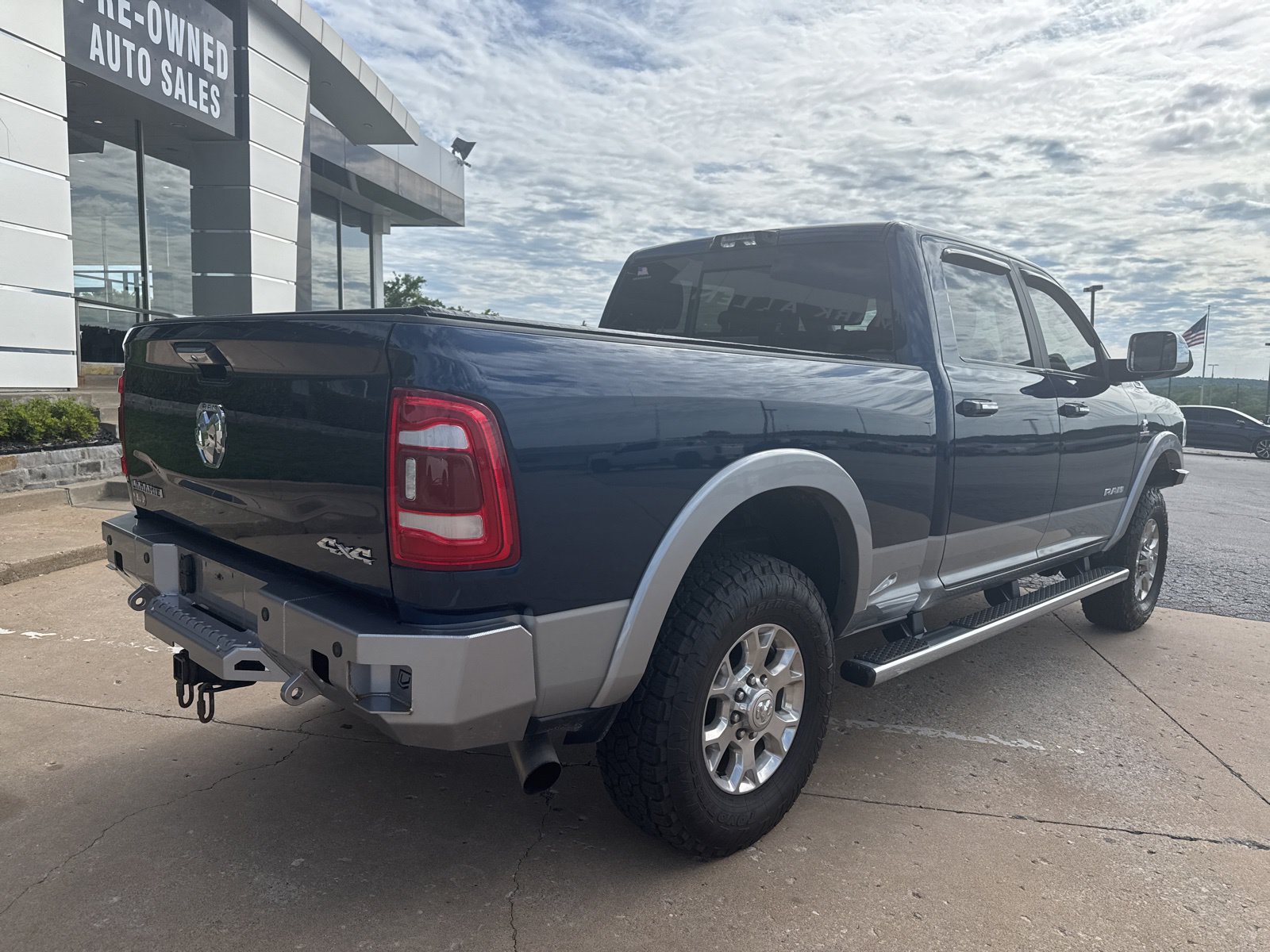 Used 2022 RAM 2500 Laramie AWD/4WD image 3