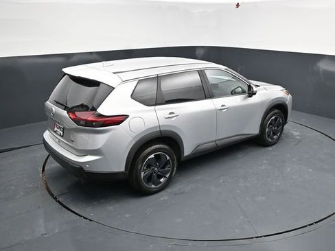 Used 2025 Nissan Rogue SV image 38