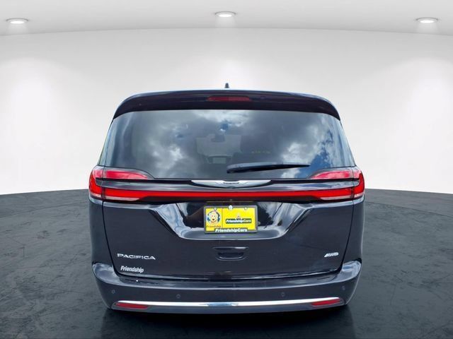 Used 2024 Chrysler Pacifica Touring-L w/ Uconnect Theater Family Group AWD/4WD image 10
