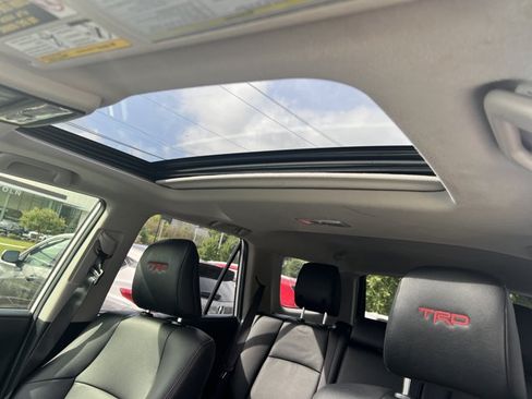 Used 2021 Toyota 4Runner TRD Off-Road Premium w/ Moonroof Package AWD/4WD image 10