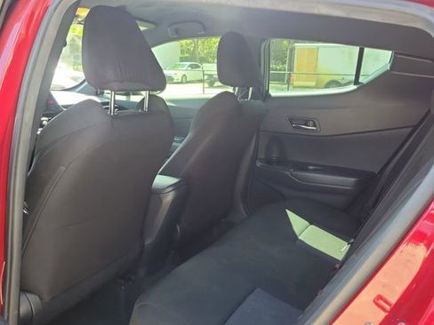Used 2018 Toyota C-HR XLE image 7
