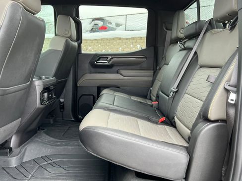 Used 2024 Chevrolet Silverado 1500 ZR2 image 5