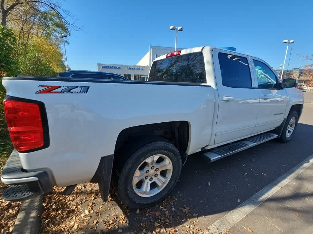 Used 2018 Chevrolet Silverado 1500 LT w/ All Star Edition AWD/4WD image 4