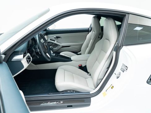 Certified 2019 Porsche 911 Turbo S image 17