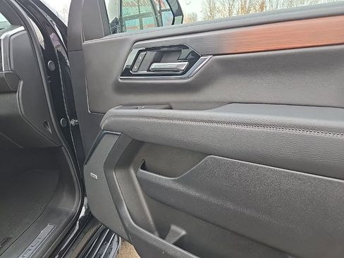 Used 2025 GMC Yukon Denali image 77