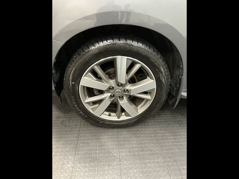 Used 2015 Nissan Pathfinder Platinum w/ Family Entertainment Package FWD image 43