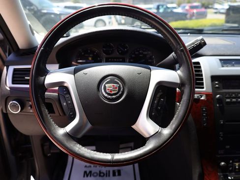 Used 2008 Cadillac Escalade AWD image 13