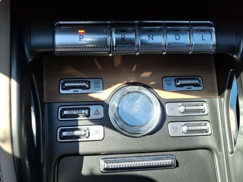 Used 2025 Lincoln Nautilus Reserve AWD/4WD image 22