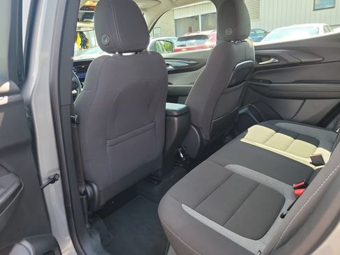Used 2025 Chevrolet TrailBlazer LS w/ LS Confidence Package FWD image 16