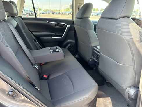Used 2025 Toyota RAV4 LE AWD/4WD image 16