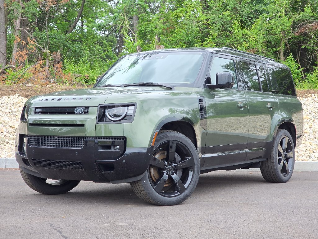 New 2026 Land Rover Defender 130 X-Dynamic SE AWD/4WD image 1